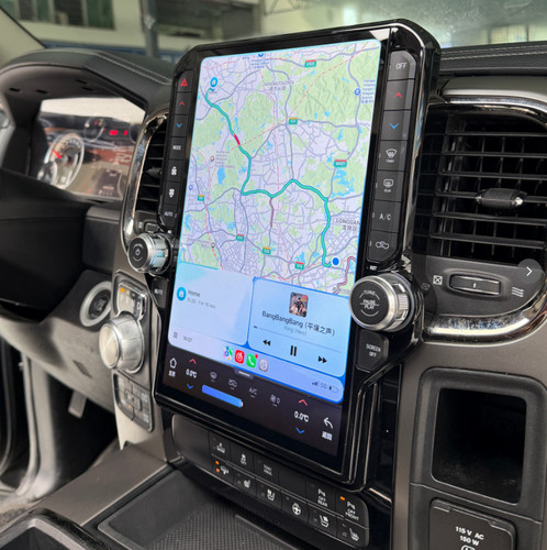 Car radio for - 13.6",